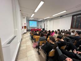 Parlare dei tumori senza tab&ugrave;: il Lions incontra 350 studenti