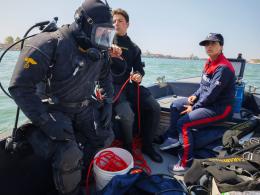 Venezia, oltre una tonnellata di rifiuti recuperati dai fondali dei rii