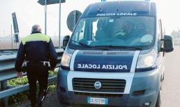 Auto contro scooter, grave un 18enne