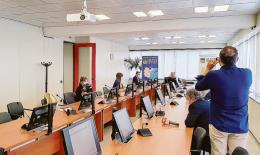 Salgono i positivi e sono soprattutto giovani 