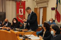 Stasera in aula si scoprono le carte: crisi di giunta o di Fdi?