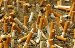 Vita difficile per i fumatori: scatta il divieto anche all'aperto