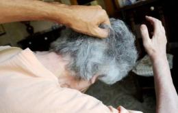 Non potrà più avvicinarsi alla madre