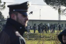 Accoglienza, no alle tendopoli a Conetta