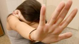 Alcool, botte e offese: ex marito condannato a 4 anni e 9 mesi