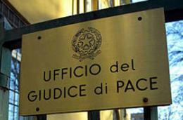 Montanariello: "Chiude il giudice di pace", Armelao: "Parla senza conoscere