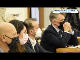 Armelao giura sulla Costituzione, per la prima volta in aula