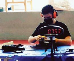 La competizione dei maghi del cubo di Rubik
