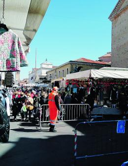 “Il mercato del giovedì rimanga sul Corso”