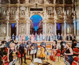 Un grande palco per giovani artisti