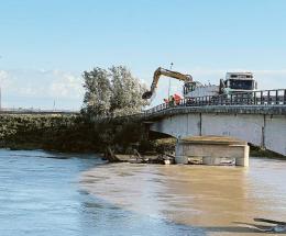 Rami sul ponte, scatta la pulizia