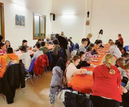 Festa e tombola con il don