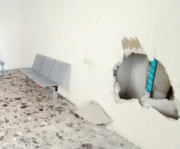 I vandali devastano la stazione