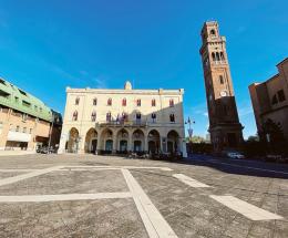 Il Comune vende tredici alloggi