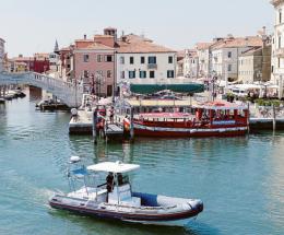 Niente etichette sui prodotti: maxi sequestro al ristorante