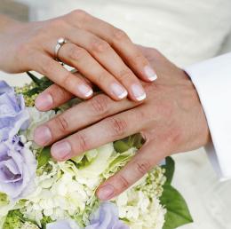 Matrimoni, approvati i prezzi per le sale