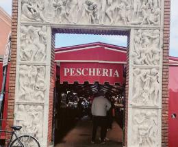 Scomparso il totem: “Si cerca”