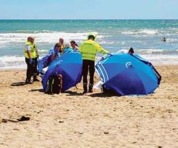 Cade dal pedalò e scompare in mare: 24enne muore annegato