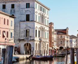 Università a Palazzo Grassi nel limbo