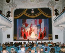 Le domeniche in teatro sono spettacolari