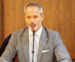 Il ristoro per l’offesa va ai poveri