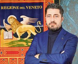 Clacson durante l&rsquo;alzabandiera, il Pd attacca &ldquo;La situazione della Ztl &egrave; davvero paradossale&rdquo;