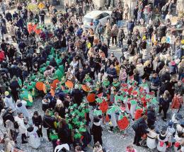 Salta pure la sfilata degli studenti