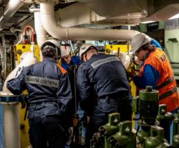Gravi carenze nella sicurezza: fermata una nave