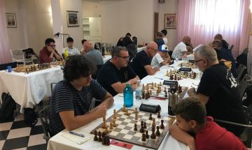 Scacchi, un’open da record