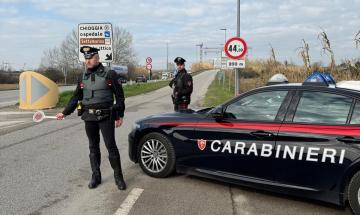 &ldquo;Zero contatti&rdquo; ma dormiva dalla compagna