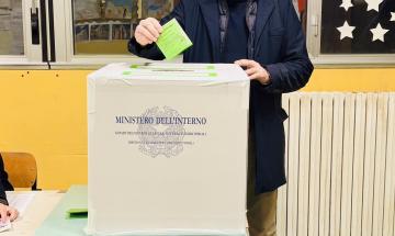 Referendum: l&rsquo;Italia vota No, ma in citt&agrave; il S&igrave; domina le urne
