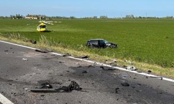 Schianto sulla strada del mare: cinque feriti, uno grave