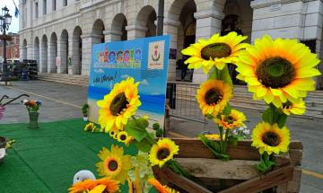 Il centro cittadino sboccia, tra colori, musica e tradizione&rdquo;