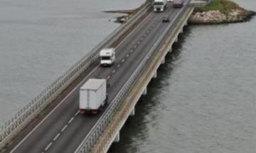 Vergilius, il caso diventa politico