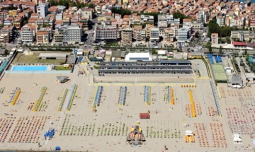 Tintarella e lungomare: Sottomarina brilla ancora