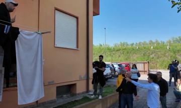 Anche la ex denuncia l&rsquo;occupante