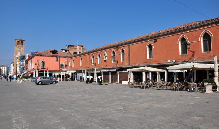 Palazzo Granaio, la riapertura slitta