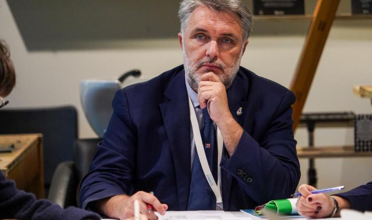 La citt&agrave; si collega all'Angelo