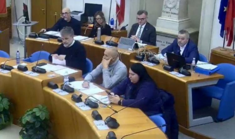 Bilancio, &ldquo;tagli a strade e sociale&rdquo;